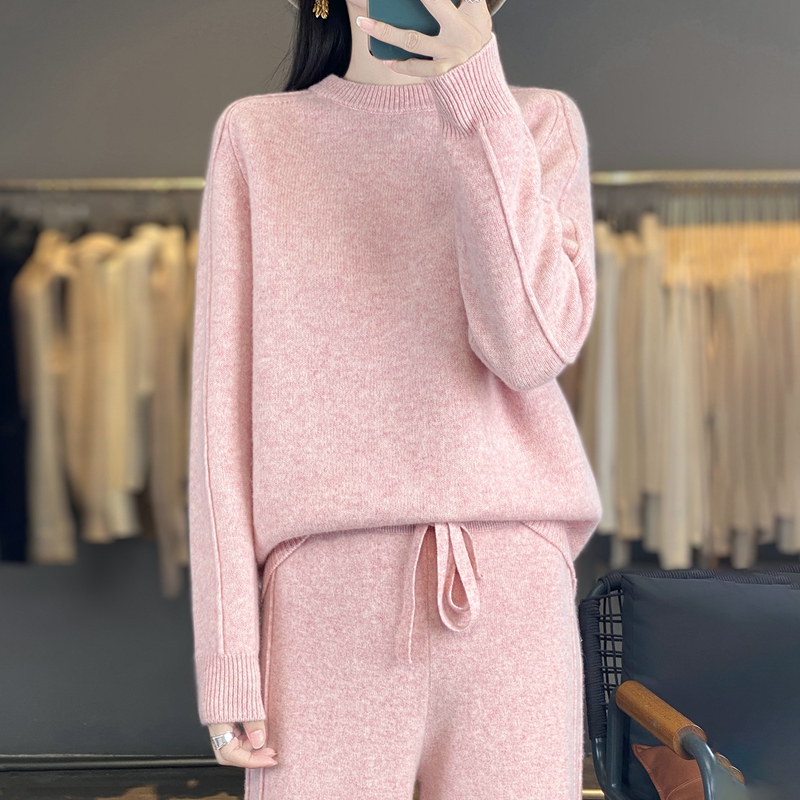 Winter Clothing Kit - طقم ملابس نسائية من قطعتين 100%