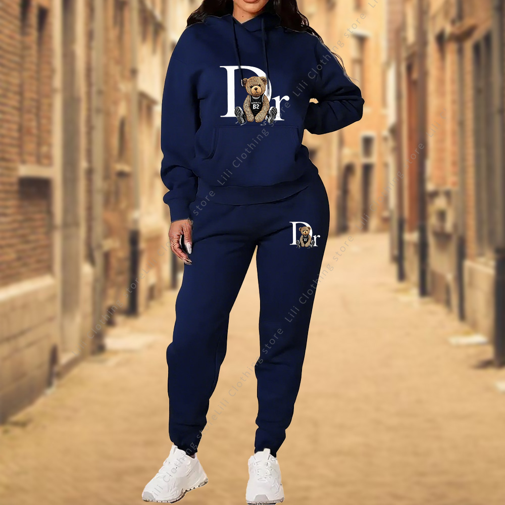 المرأة TrackSuit الجمالية مصمم - مراجعة Winter Clothing Kit وسعره