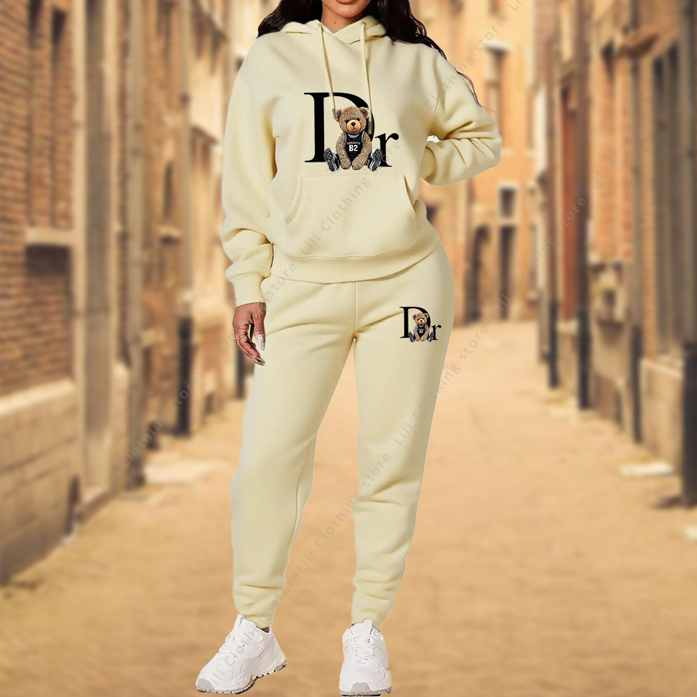 المرأة TrackSuit الجمالية مصمم - مراجعة Winter Clothing Kit وسعره